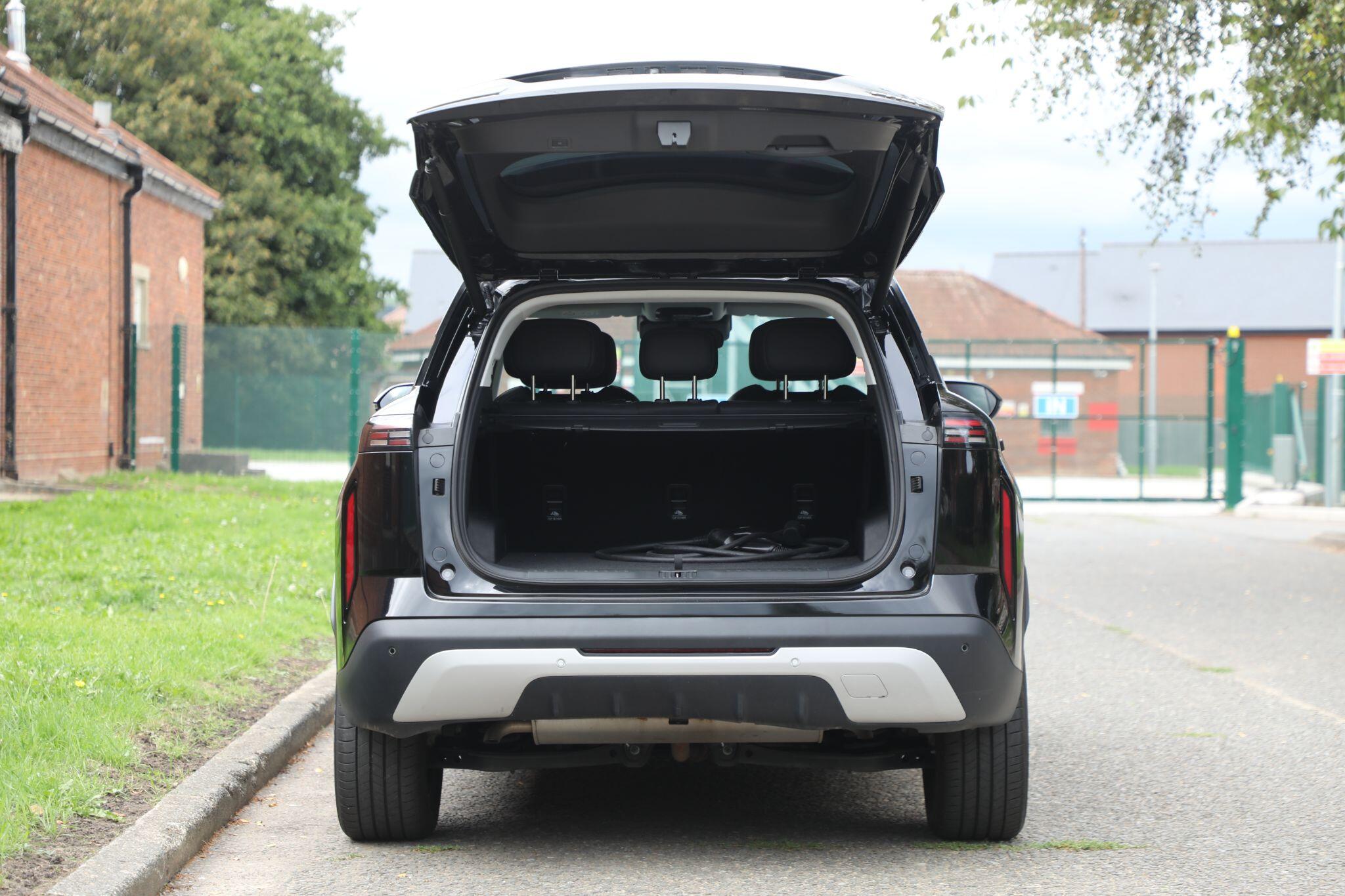 Large vehicle image